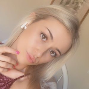 Meet your Posher, Holly